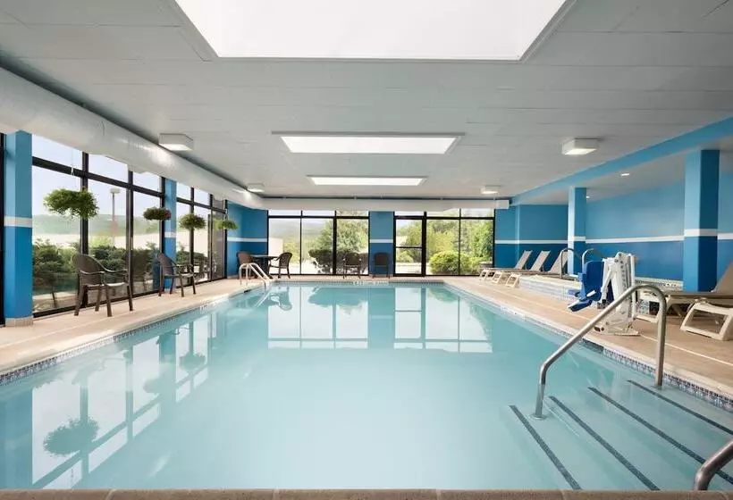 ホテル Holiday Inn Express & Suites   North Brunswick, An Ihg