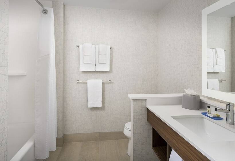 בית מלון כפרי Holiday Inn Express & Suites North Brunswick, An Ihg