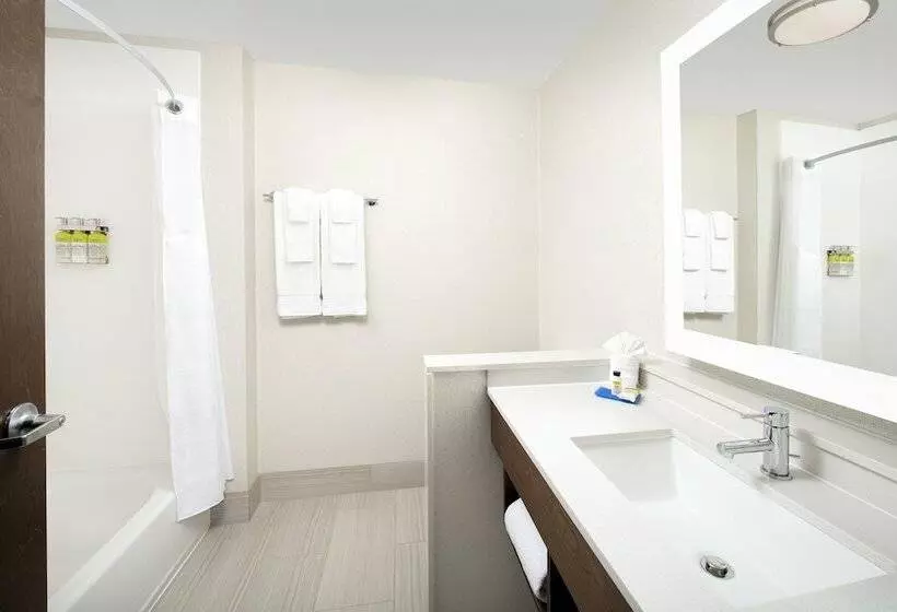 ホテル Holiday Inn Express & Suites   North Brunswick, An Ihg