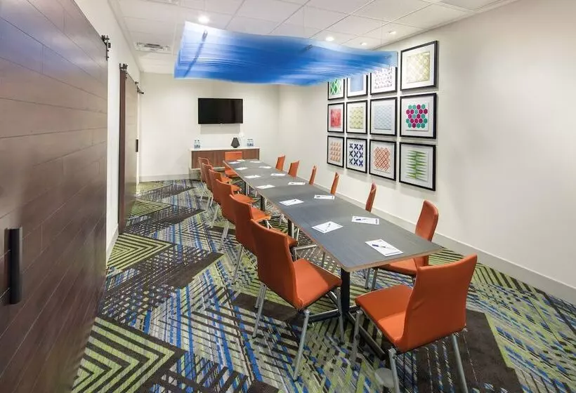 Hotelli Holiday Inn Express & Suites   Indianapolis Nw   Zionsville, An Ihg
