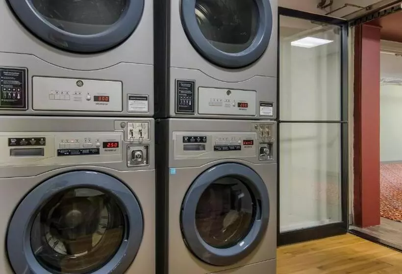 Hotelli Red Roof Inn And Conference Center Chicago   N Aurora Naperville