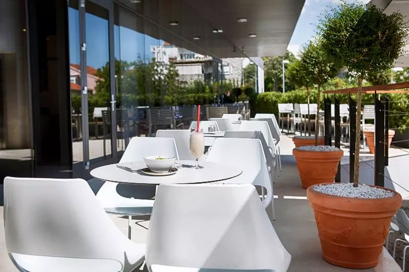 Marvie Hotel & Health