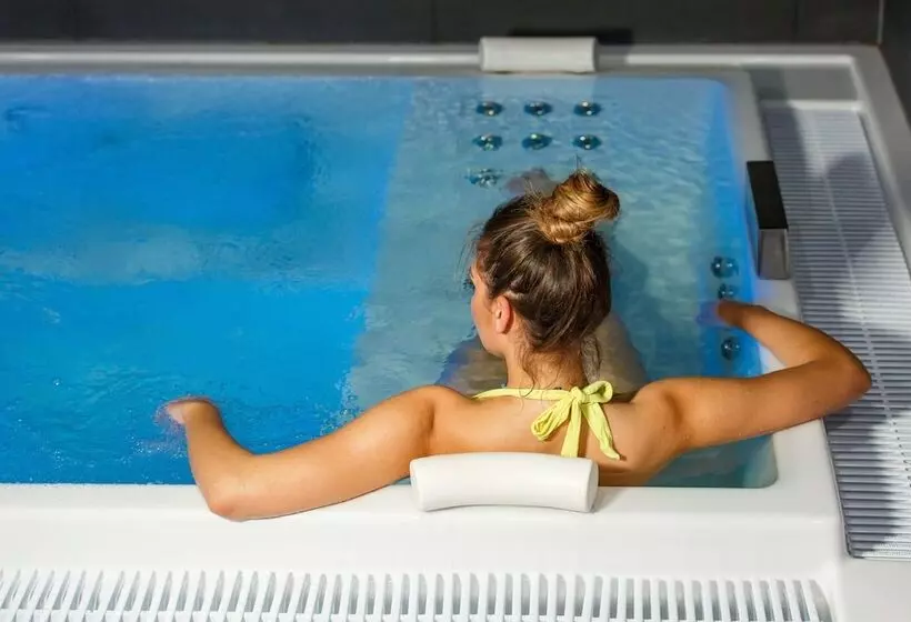 Marvie Hotel & Health