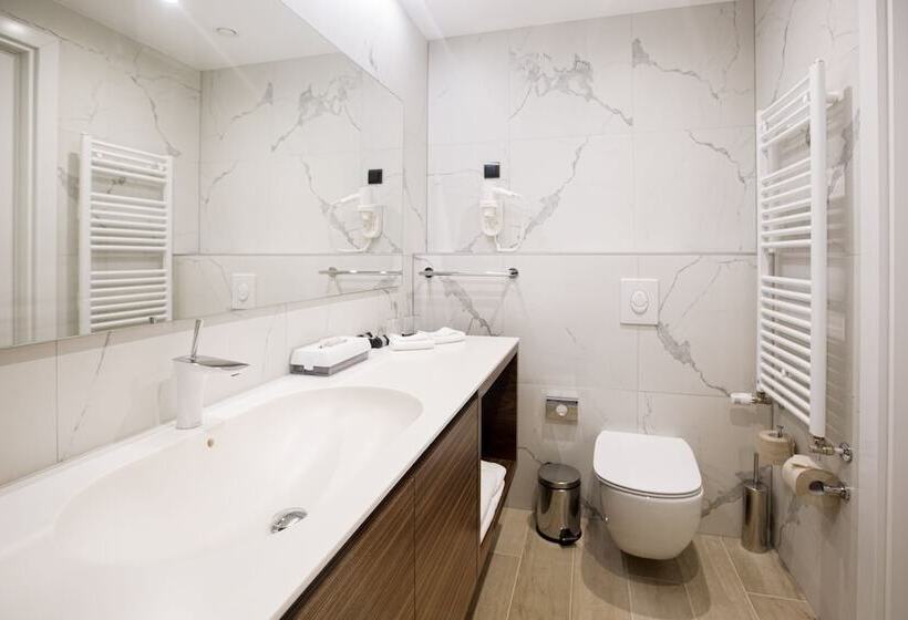 Marvie Hotel & Health