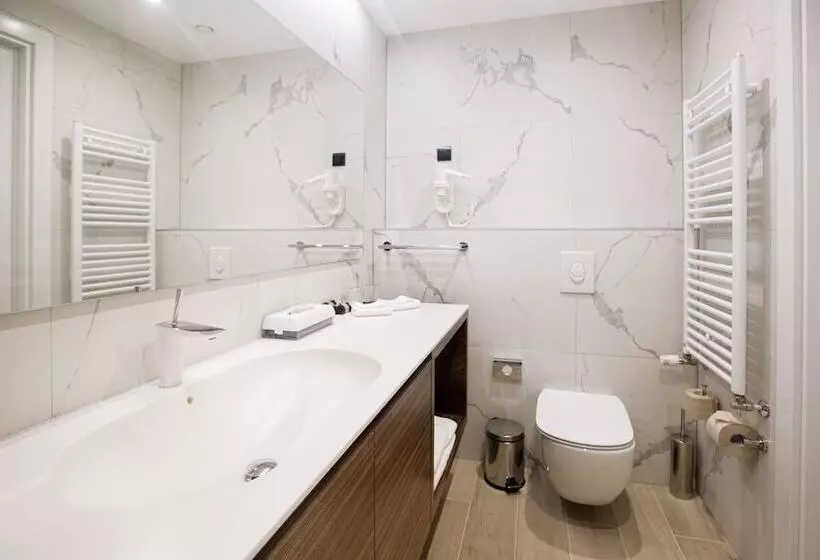 Marvie Hotel & Health