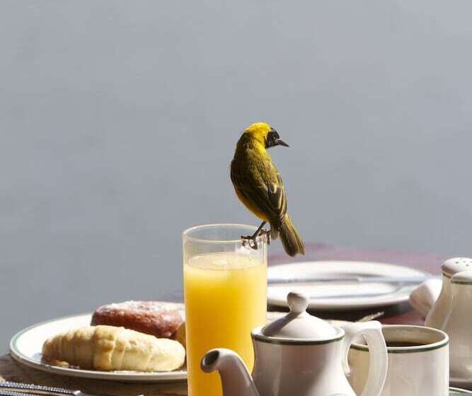 هتل Mweya Safari Lodge