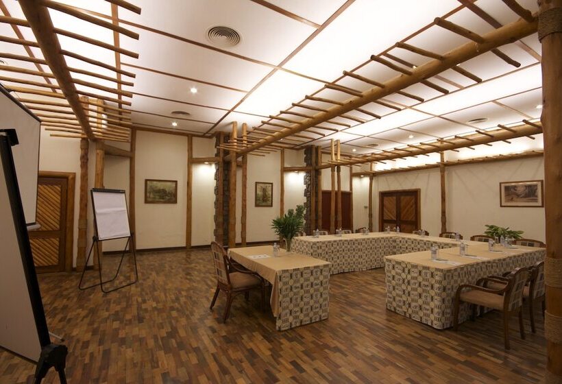 هتل Mweya Safari Lodge