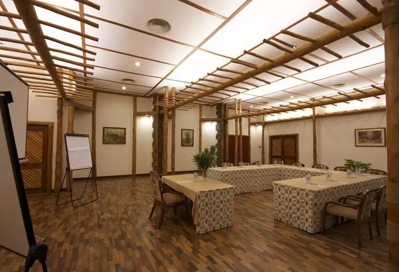 هتل Mweya Safari Lodge