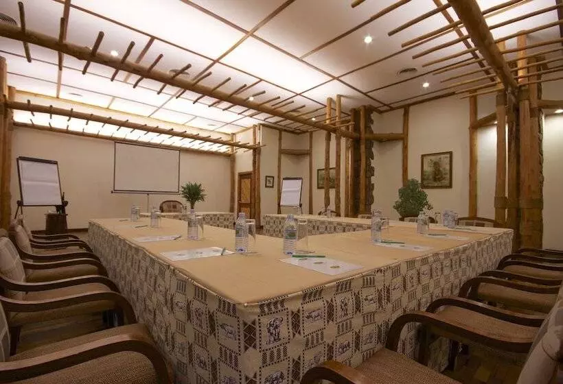 هتل Mweya Safari Lodge