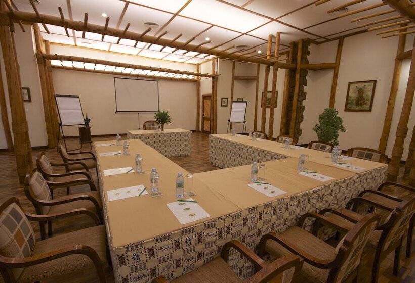 هتل Mweya Safari Lodge