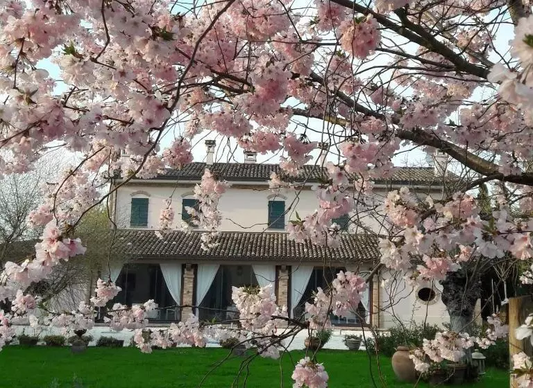 تختخواب و صبحانه Locanda Antico Casale Cesenatico