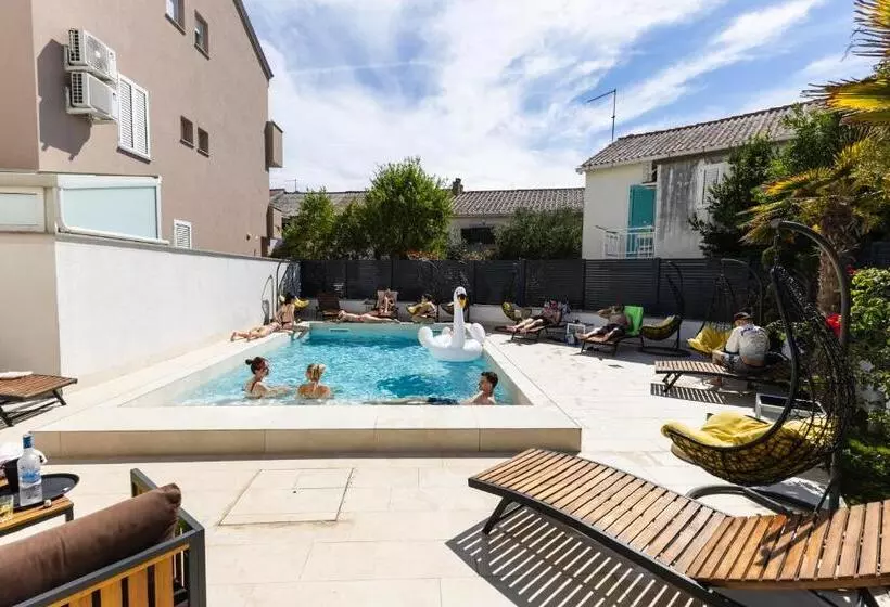 تختخواب و صبحانه Basilica Hotel By Mercado