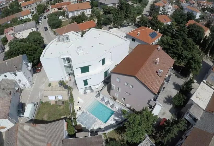 تختخواب و صبحانه Basilica Hotel By Mercado