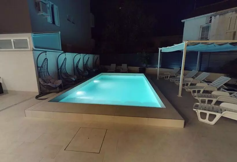 تختخواب و صبحانه Basilica Hotel By Mercado