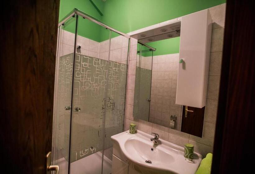 تختخواب و صبحانه Rooms Lišnić