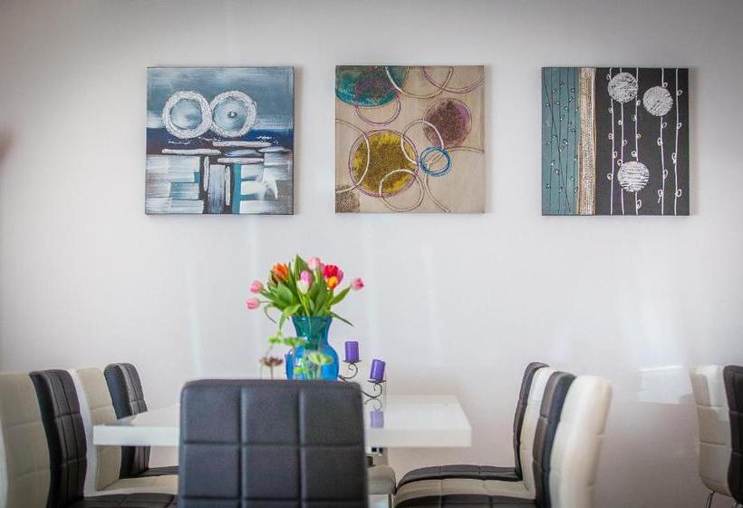 Holiday Home White House