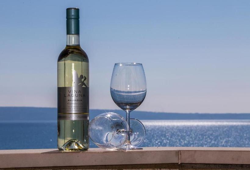 Holiday Home White House