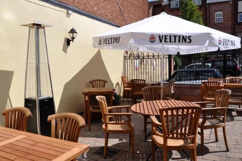 簡易ホテル The Cardinals Hat