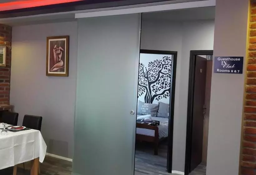 Hostel In Club