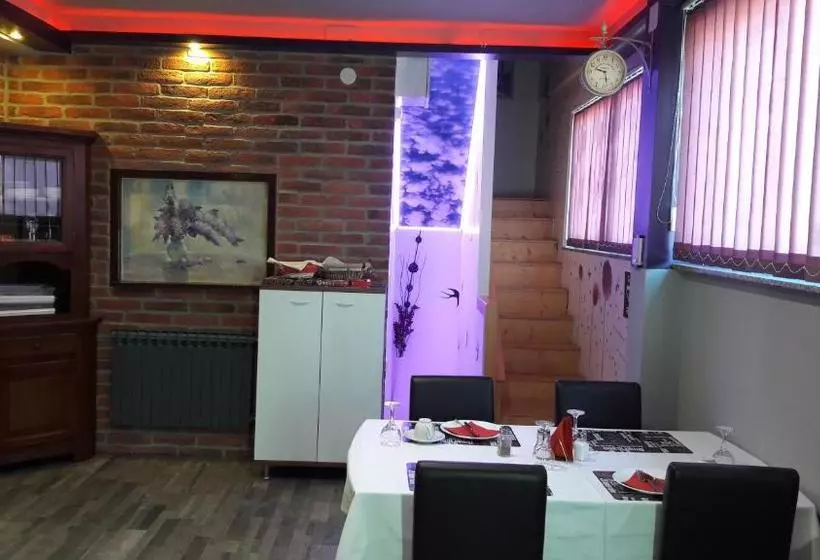 Hostel In Club