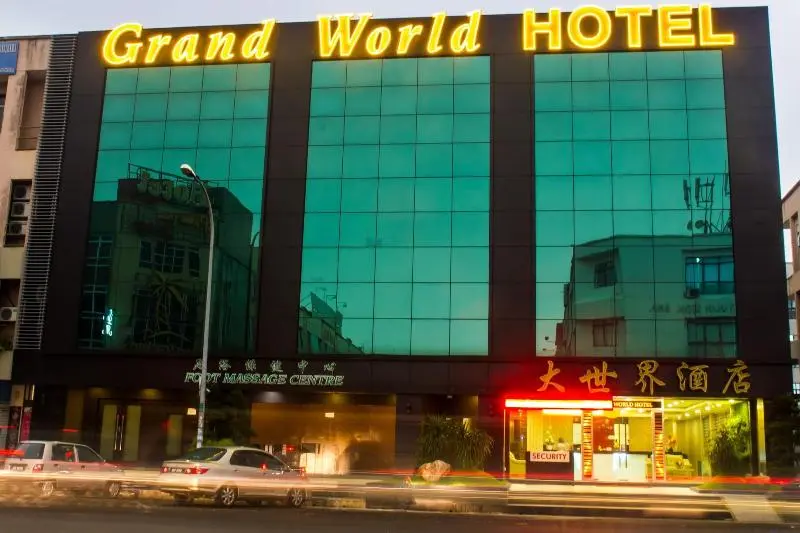 Hotelli Capital O 91074 Grand World