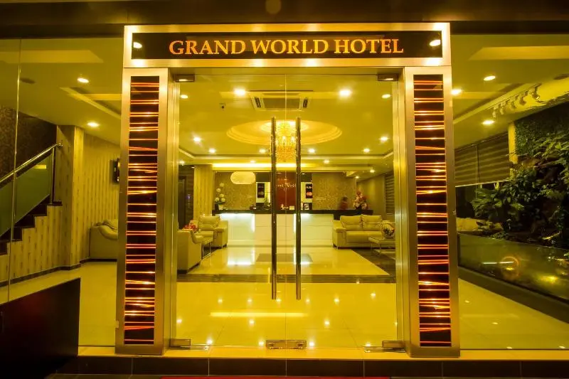 Hotelli Capital O 91074 Grand World