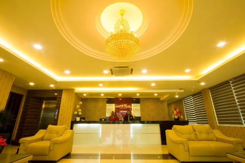 Hotelli Capital O 91074 Grand World