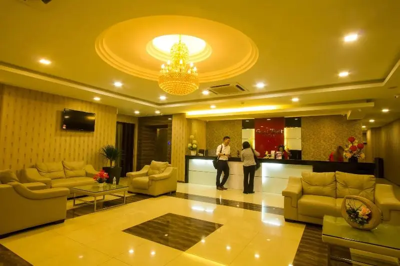 Hotelli Capital O 91074 Grand World