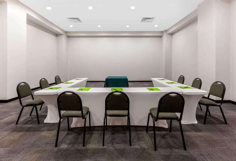 Chn Hotel Monterrey Aeropuerto, Trademark By Wyndham