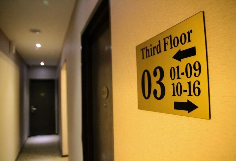 בית מלון כפרי Capital O 91074 Grand World