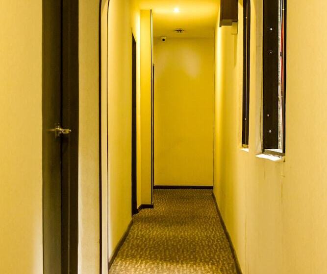 בית מלון כפרי Capital O 91074 Grand World