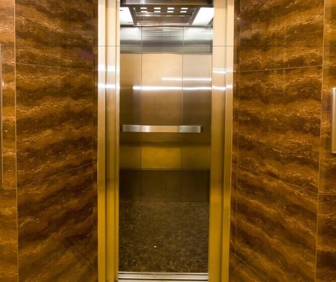 בית מלון כפרי Capital O 91074 Grand World