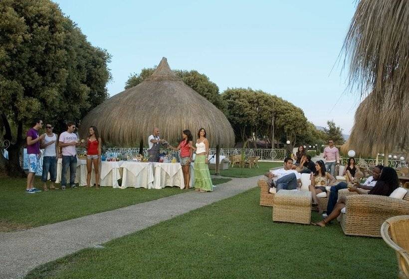 酒店 Holiday Village