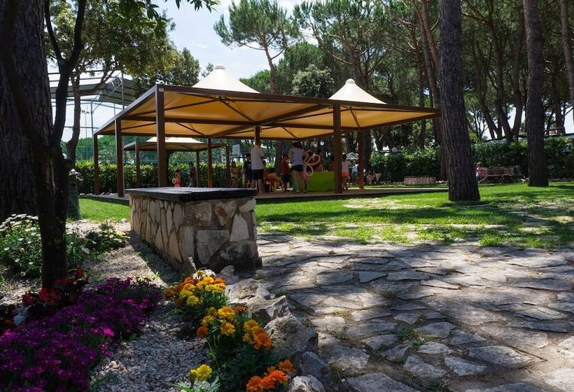 酒店 Holiday Village