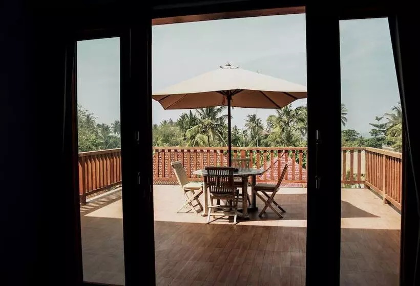 Hotelli The Point Surfcamp Bali