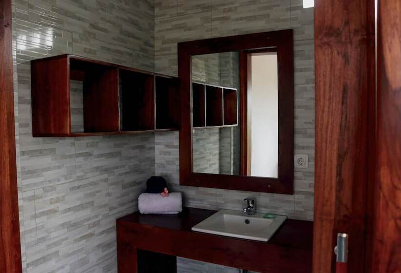 酒店 The Point Surfcamp Bali