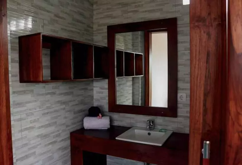 Hotelli The Point Surfcamp Bali