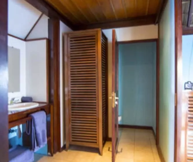 هتل Oa Oa Lodge