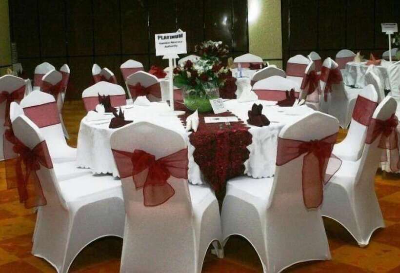 Hotel Paradise Suites