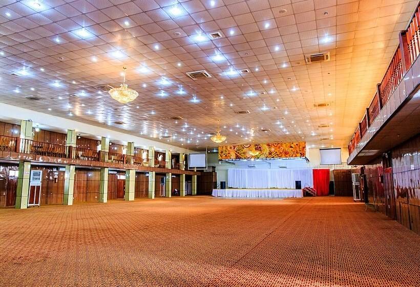 Hotel Paradise Suites