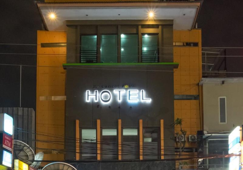 호텔 Sans Sunset Point Seminyak