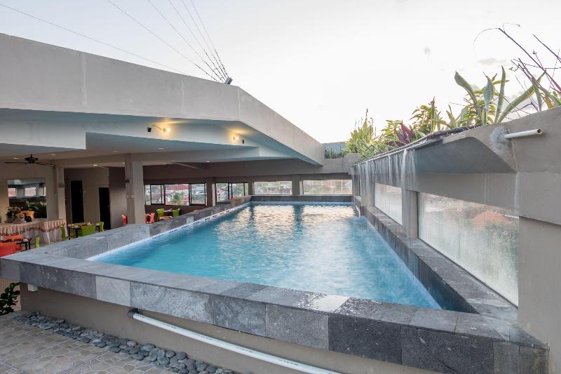 호텔 Sans Sunset Point Seminyak