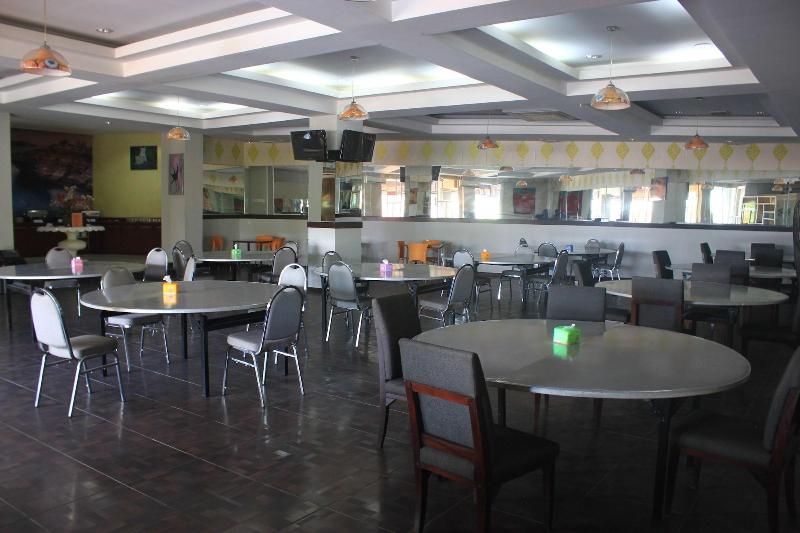 호텔 Sans Sunset Point Seminyak