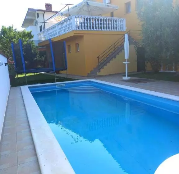 پانسیون Sobes Tea