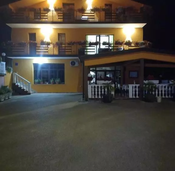 پانسیون Sobes Tea