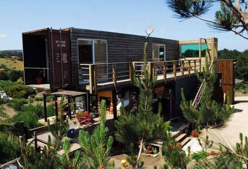 Sirena Insolente Hostel & Suites