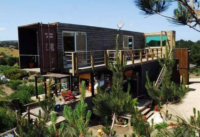 Sirena Insolente Hostel & Suites