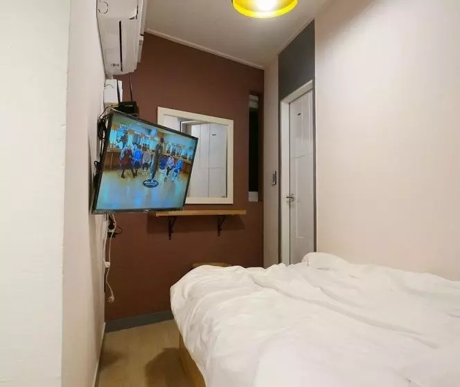 Majung Haus  Hostel