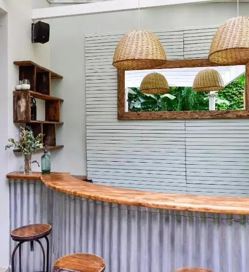 مسافرخانه Casa Caravan   Plant Based Concept House