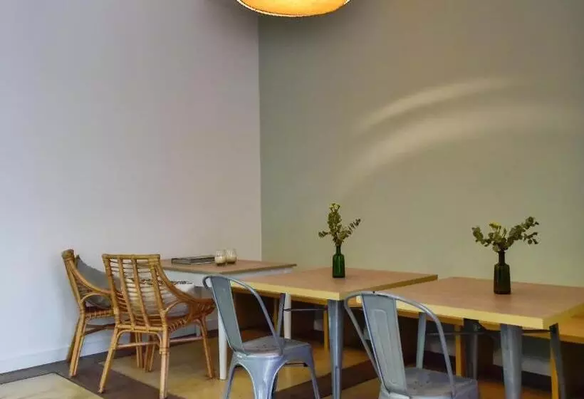 مسافرخانه Casa Caravan   Plant Based Concept House